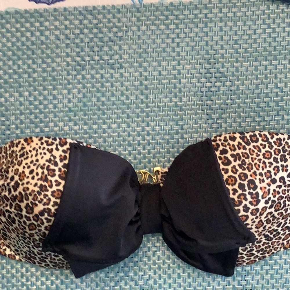 Victoria’s Secret 34D padded underwire Animal Print Bow bikini top